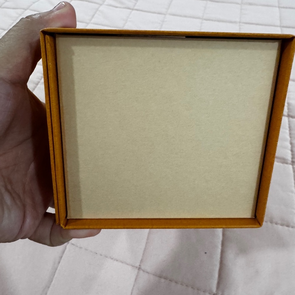 Louis Vuitton Long Gift Box with Ribbon & Tissue - Picture 10 of 10